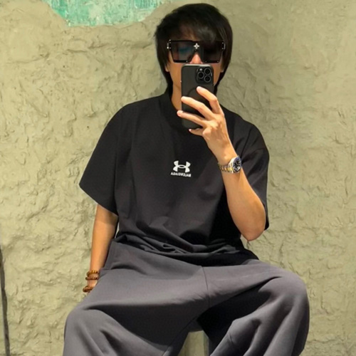 발렌시아가 남여공용 반팔 528852