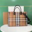버버리 남여공용 레더 토트 80529841