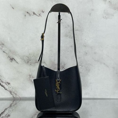 생로랑 그레인 가죽 LE 5 À 7 베이비백 809461