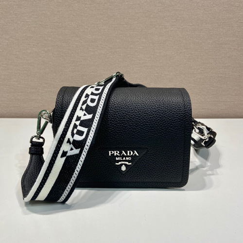 프라다 레더 숄더백 1BD332-4