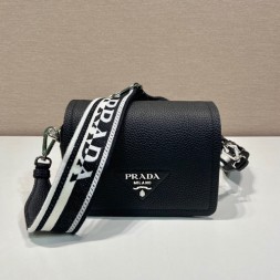 프라다 레더 숄더백 1BD332-4
