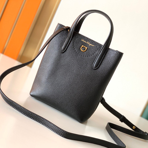 페레가모 트래블 레더 미니백 220024 블랙