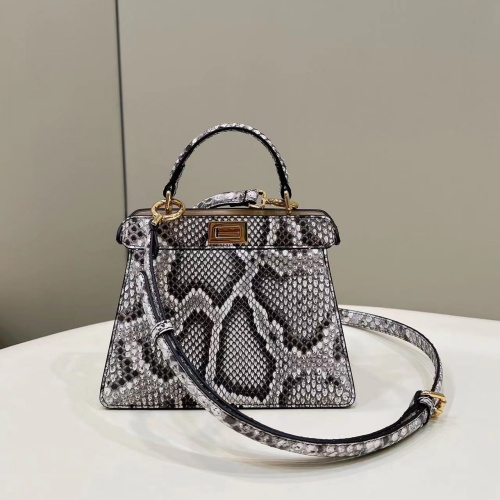 펜디 피카부 I See U 쁘띠 8BN335-15