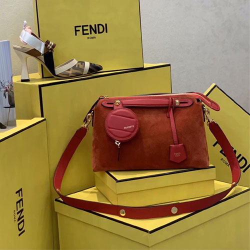 펜디 바이 더 웨이 미디엄 스웨이드 보스턴백 8BL124 레드