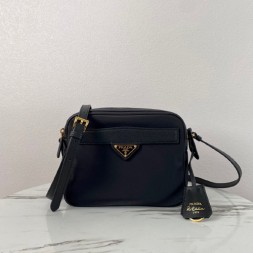 프라다 리나일론 사피아노 미니 숄더백 1BH218