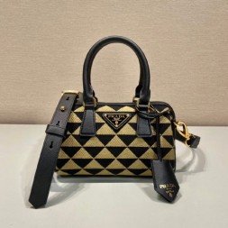 프라다 자수 보스턴백 1BA846-1