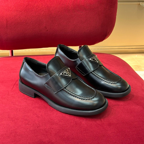 프라다 여성용 로퍼 F0878 블랙 무광