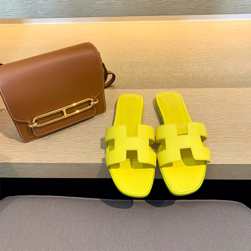 에르메스 오란 샌들 H35110-11 (한치수 작게 나옴)