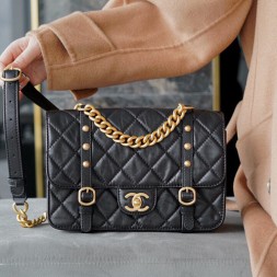  샤넬 신상 미듐 플랩백 AS2160