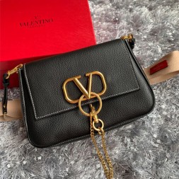 발렌티노 스몰  스탐파  VRING 크로스 바디 백TW2B0G10 블랙