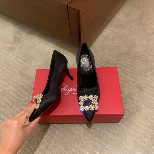 로저비비에 신상 샌들 RV5509