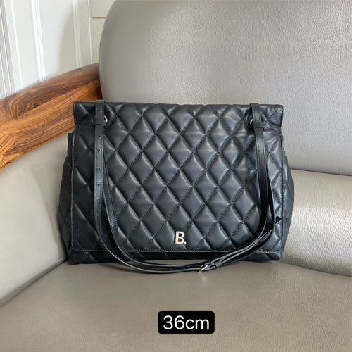 발렌시아가 퀼트  B 라지 숄더백 1688S88 블랙 은장