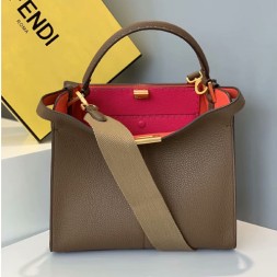 펜디 피카부 X-라이트 미디엄 8BN310 브라운