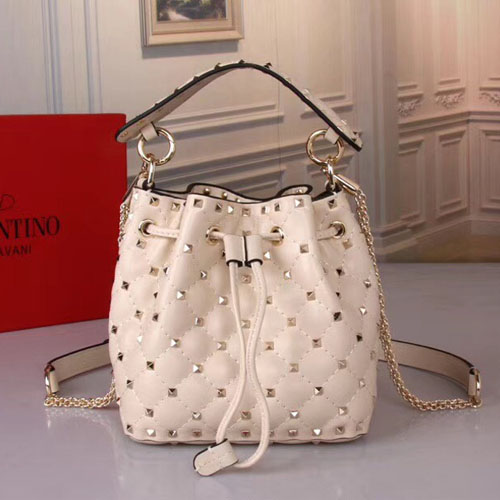 발렌티노 스몰 락스터드 스파이크 버킷 백 PW0B0B59 화이트