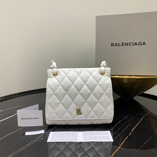 발렌시아가 퀼트  B 미디엄 숄더백 5933711 화이트