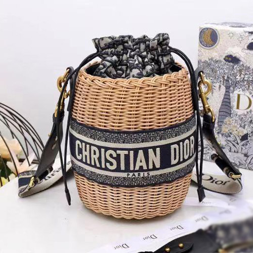 디올 오블리크 위커 버킷 라탄백 M7600