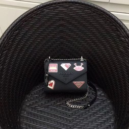 프라다 신상 사피아노 가죽 크로스백 1BD127 블랙