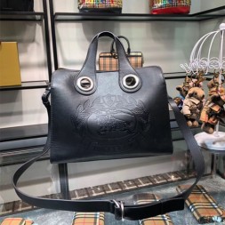 버버리 가죽 크레스트 그로밋 토트백 40799901 블랙