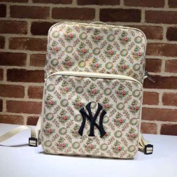 구찌 뉴욕 양키스™ 패치가 장식된 미디엄 백팩 536724