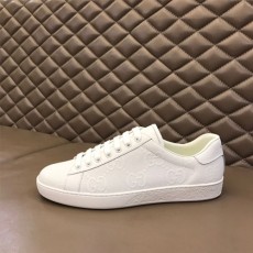 구찌 남여공용 신상 스니커즈 620330 화이트