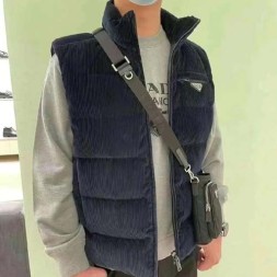 프라다 남여공용 패딩조끼  3A544-2