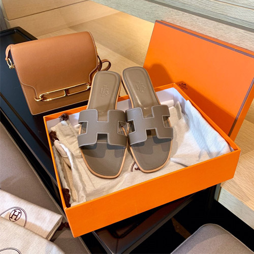 에르메스 오란 샌들 H35110-4 (한치수 작게 나옴)