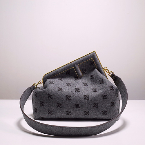 펜디 퍼스트 미디엄 클러치백 숄더백 8BP127-2