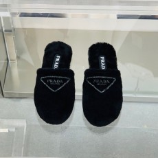 프라다 여성용 퍼 슬리퍼 F0812 블랙