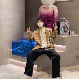 버버리 남여공용 가디건 80019226