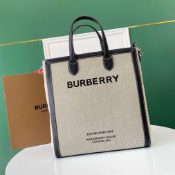 버버리 캔버스 레더 토트 80491172