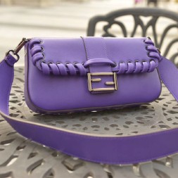 펜디 신상 바게트 숄더백 8BR60087 보라