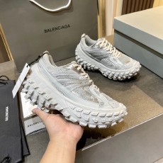 발렌시아가 남여공용 운동화 656079-2