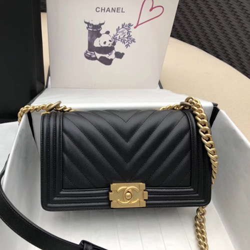  샤넬 보이 미듐 플랩백 A67086 캐비어 블랙 금장
