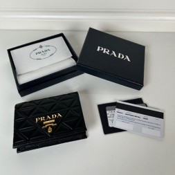 프라다 신상 반지갑 1MV021