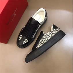 페레가모 남성용 신상 스니커즈 F38086