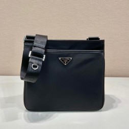 프라다  리나일론 숄더백 2VH118