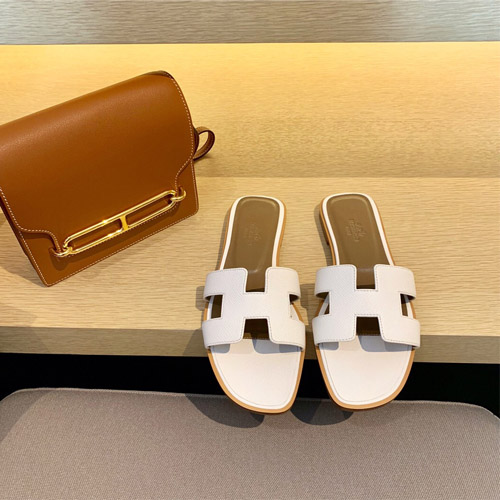 에르메스 오란 샌들 H35110-8 (한치수 작게 나옴)