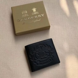 버버리 엠보싱 크레스트 가죽 바이폴드 지갑 40778291 블랙