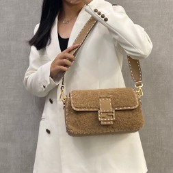 펜디 신상 미듐 바게트 8BR600 브라운