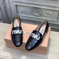 미우미우 여성용 신상 로퍼 57190