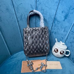 미우미우 마테라쎄 크리스탈 숄더백 5BA220-2