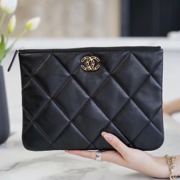 [팬더샵} 샤넬 19 클러치 미듐 AP0951 블랙