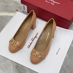 페레가모 신상 로퍼 F38106 베이지