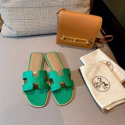 에르메스 오란 샌들 H35110-2 (한치수 작게 나옴)