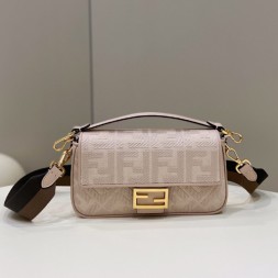 펜디 신상 미듐 바게트 FD8579-14