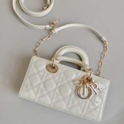 디올  LADY D-JOY 스몰백 M0613 유광 화이트