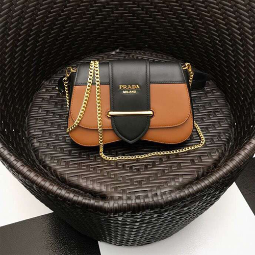프라다 시도니 가죽 숄더백 1BL020 브라운