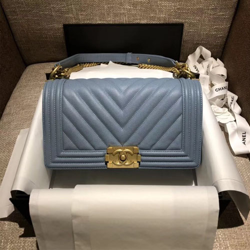 샤넬 보이 미듐 V패턴 플랩백 A67086 캐비어 하늘색 금장