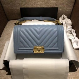 샤넬 보이 미듐 V패턴 플랩백 A67086 캐비어 하늘색 금장