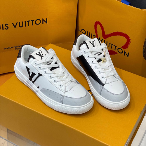 루이비통 남여공용 스니커즈   M0434